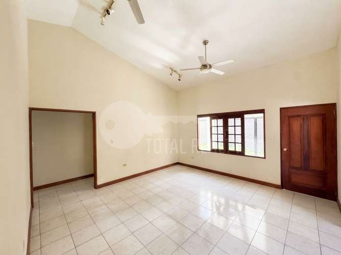 Hermosa Casa en venta en Villa Fontana, Managua - Imagen 11