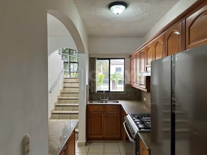Bien ubicada Casa en alquiler en Santo Domingo, Managua
