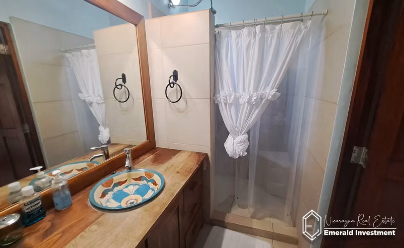 Modern 2BR Home for Sale Near Granada, Nicaragua - Imagen 2