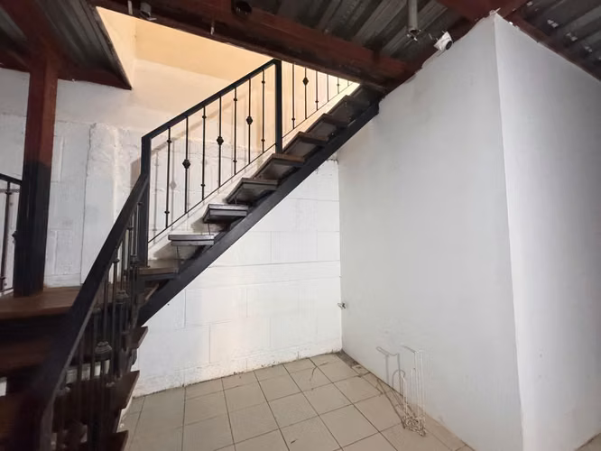  Casa esquinera remodelada en Villa Tiscapa – ¡Ubicación céntrica y lista para habitar! 