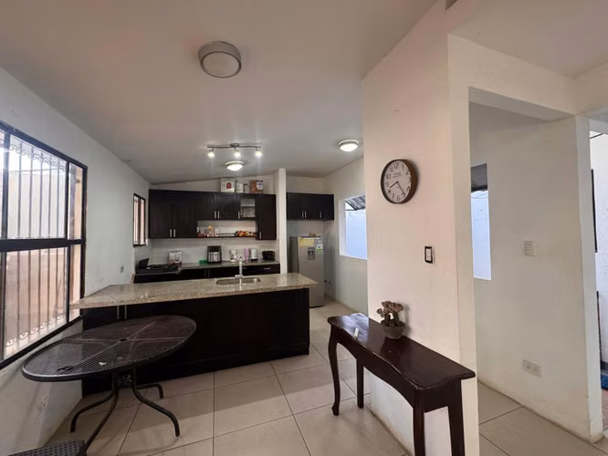  Casa esquinera remodelada en Villa Tiscapa – ¡Ubicación céntrica y lista para habitar! 