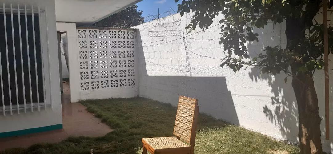 DI-Vendo amplia casa en Reparto Largaespada