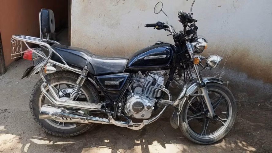 Moto  genesis