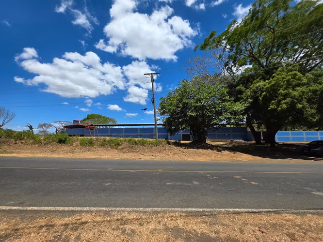  ¡OPORTUNIDAD DE INVERSIÓN FRENTE AL ESTADIO DE SANTA TERESA! 