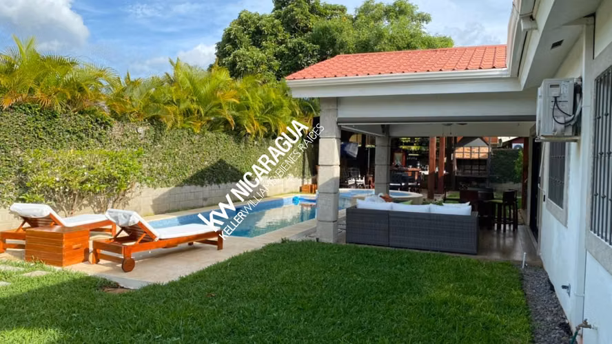 GG - ¡¡ Venta, casa moderna en Carretera Masaya !!