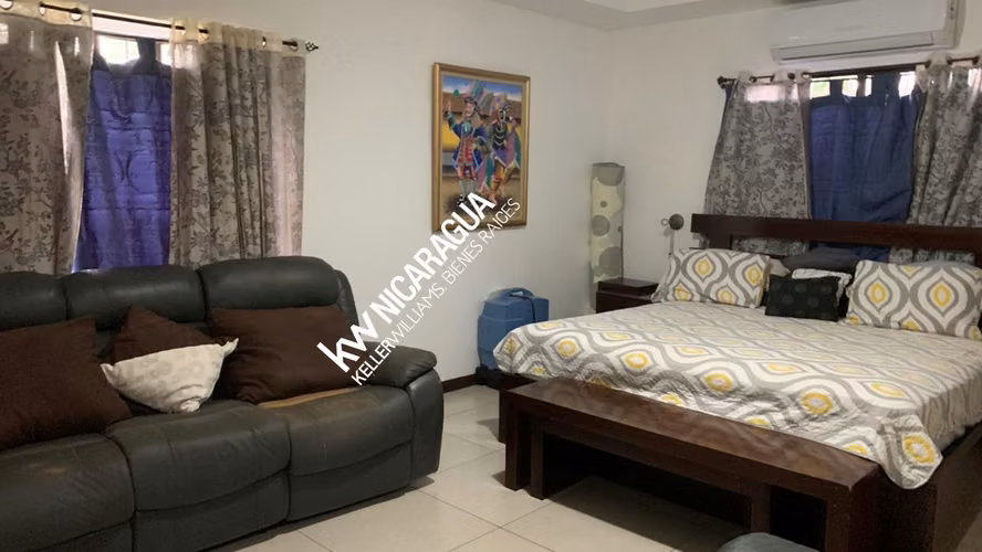 GG - ¡¡ Venta, casa moderna en Carretera Masaya !!