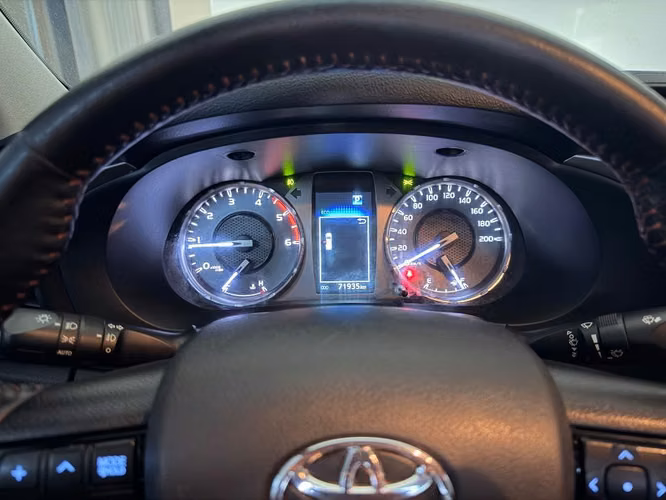 Toyota Hilux SRV 2023- INTERESADOS LLAMAR AL - Imagen 2