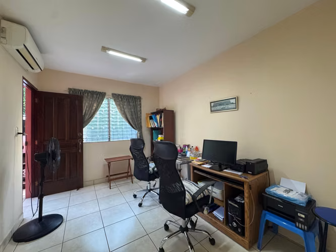 Venta de casa en Villa Fontana con excelente ubicación y amplio terreno