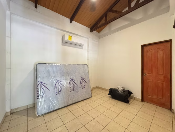 Hermosa Casa en Playa Quizala