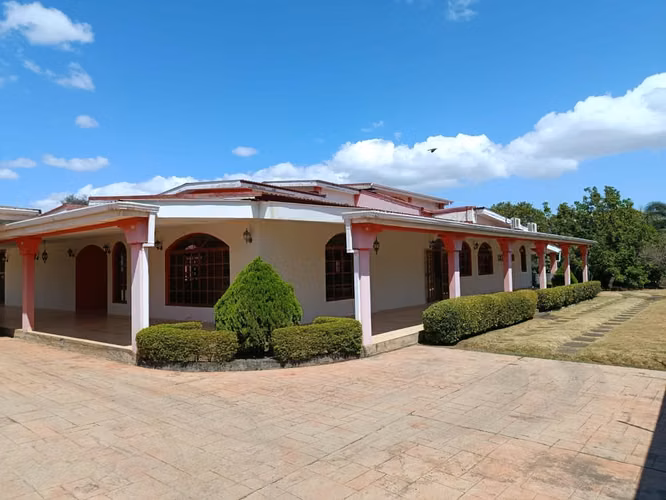 Beautiful Two Floor Property in High Plusworth Zone!