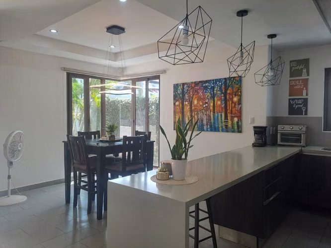 Hermosa y Moderna Casa en Venta Carretera Sur km 10.5 AH - Imagen 4