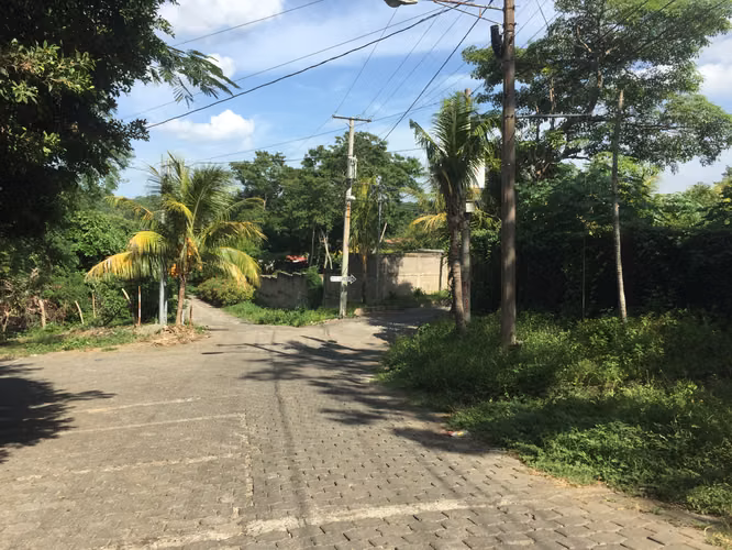 Venta de terreno en Villa Fontana