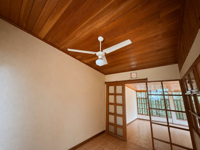 EN VENTA CASA VILLA FONTANA SUR