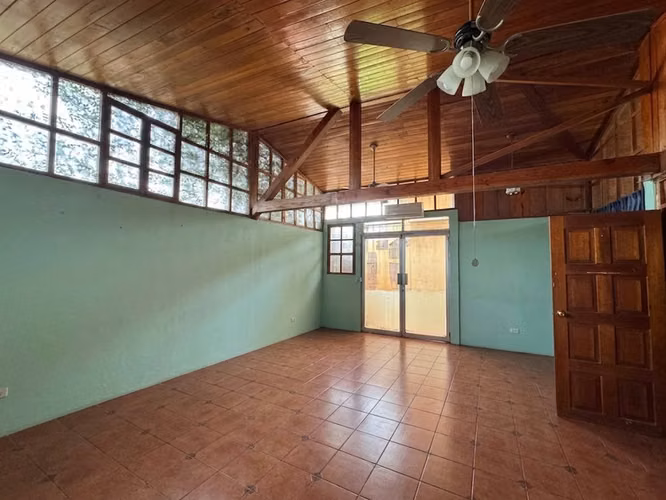 EN VENTA CASA VILLA FONTANA SUR