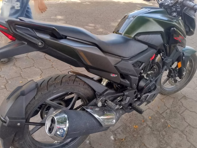 Se vende  Moto Honda XBLADE 160.