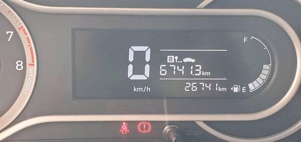 Hyundai grand i10 semi nuevo