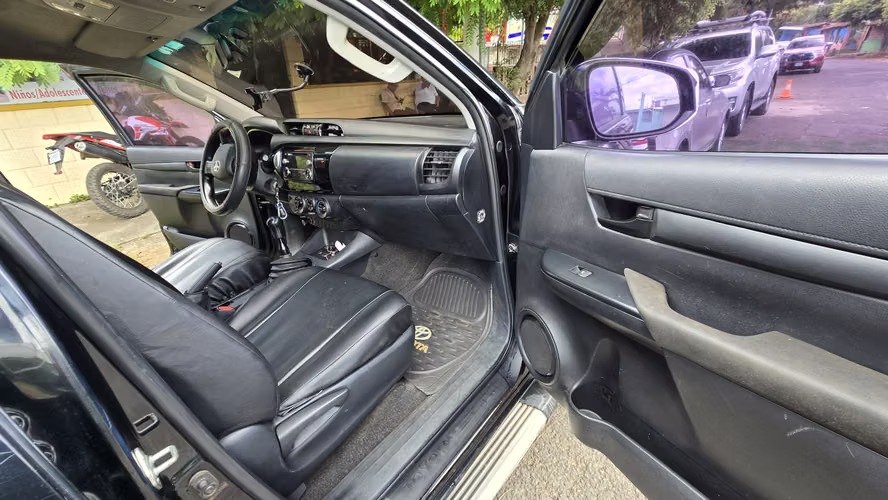 Nitida TOYOTA HILUX 2016 - Imagen 5