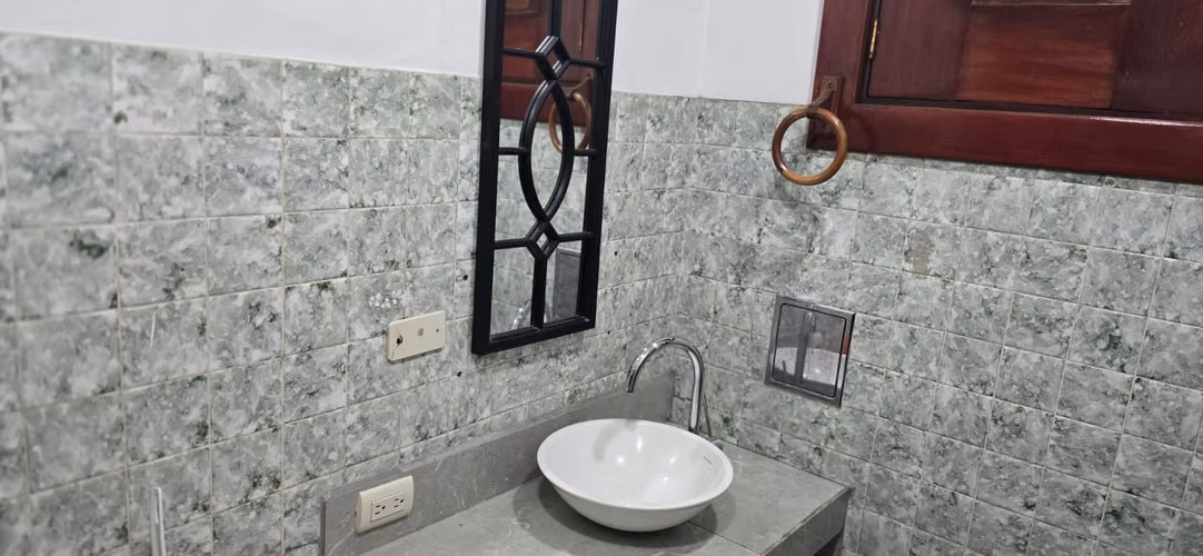 Oficina privada en renta en Bolonia!
