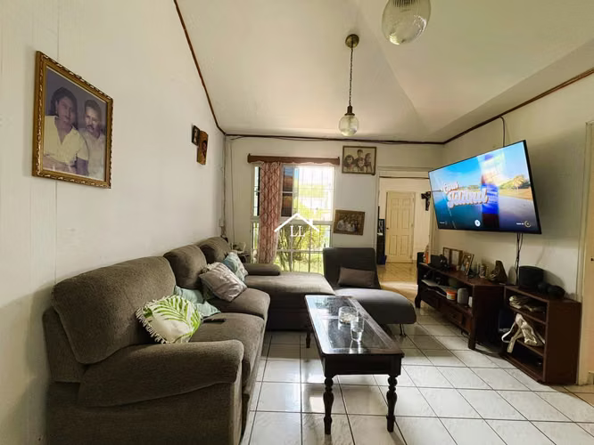 LL - Se Vende Casa con Excelente Ubicación en las Cumbres - Imagen 8