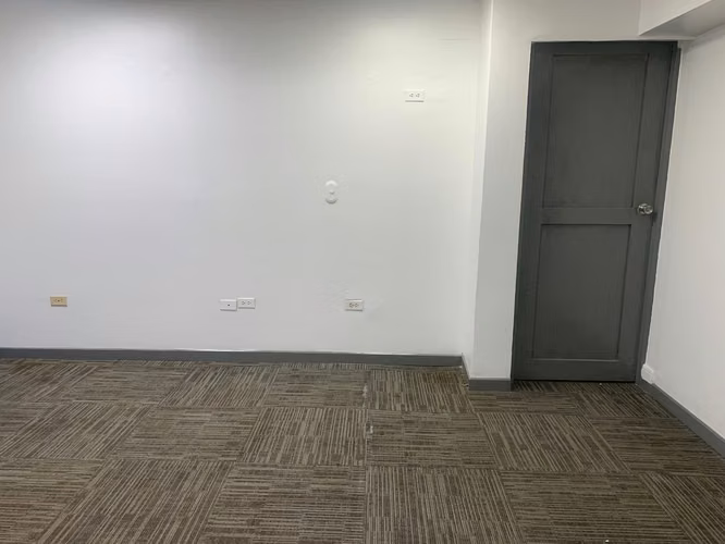 Renta de Oficina 25 m²  en Planes de Altamira