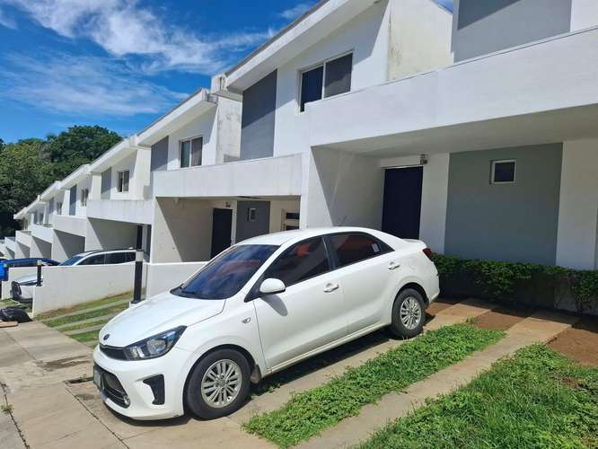 KW - VENTA DE TOWNHOUSE EN SANTO DOMINGO