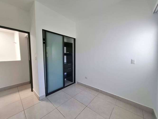KW - VENTA DE TOWNHOUSE EN SANTO DOMINGO - Imagen 7