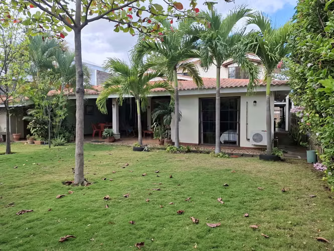 GG - Venta de casa en Reparto San Juan - Imagen 13