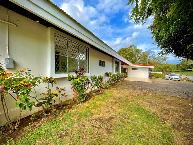 Alquiler de Exclusiva Residencia en Carretera Sur - Imagen 2