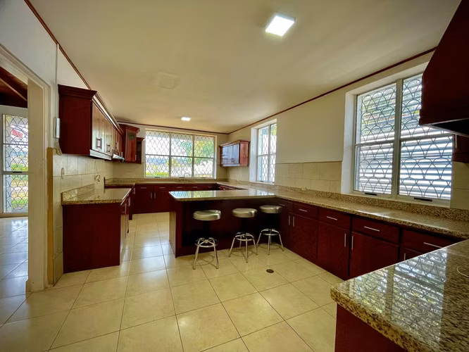 Alquiler de Exclusiva Residencia en Carretera Sur - Imagen 9