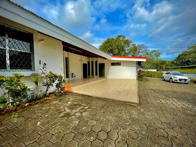 Alquiler de Exclusiva Residencia en Carretera Sur - Imagen 3