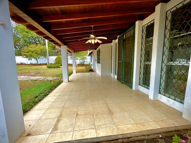 Alquiler de Exclusiva Residencia en Carretera Sur - Imagen 18