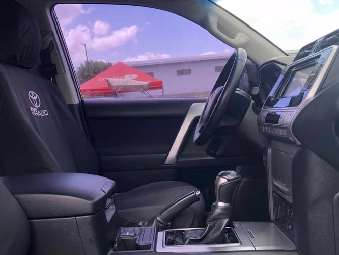 TOYOTA PRADO 2018 AUTOMÁTICA ASIENTOS DE TELA