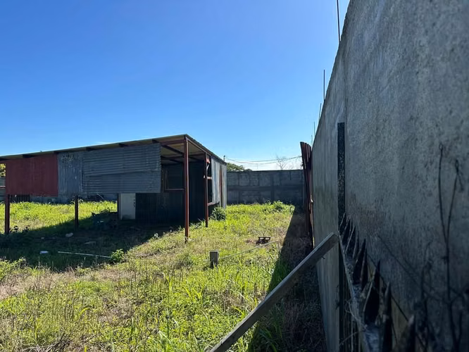  TERRENO EN VENTA CON MUROS EN LAS COLINAS – COLINAS DE SANTA CRUZ | 2,879 vrs² | USD 160,000 | - Imagen 3