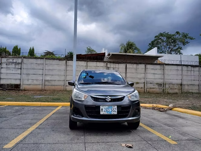 VENDO VEHICULO SUZUKI ALTO K10 2016
