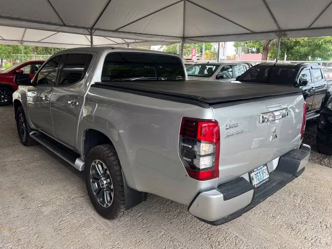 MITSUBISHI L200 High Power 2022 Automática