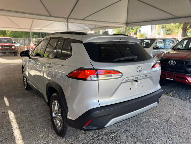 TOYOTA COROLLA CROSS 2024