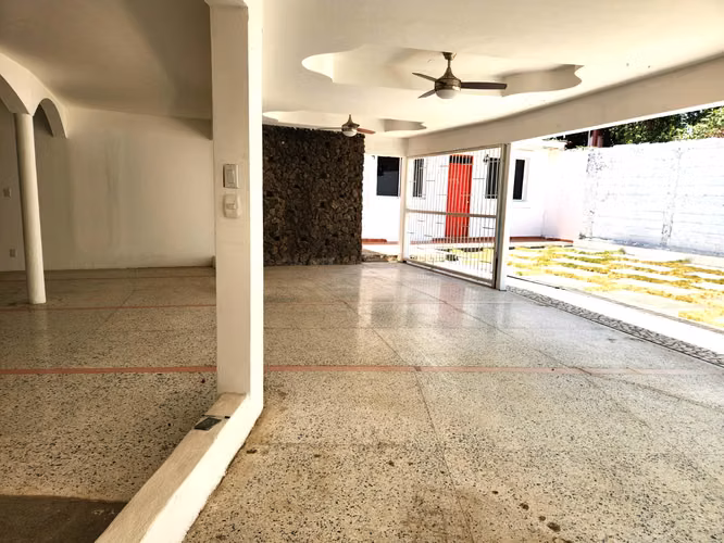 Se vende propiedad en Los Robles