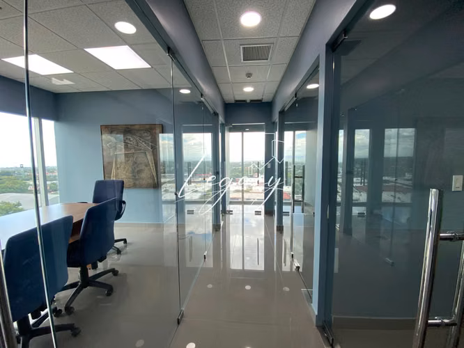 AG-Oficina Premium en edificio Corporativo en el centro de Managua - Imagen 4