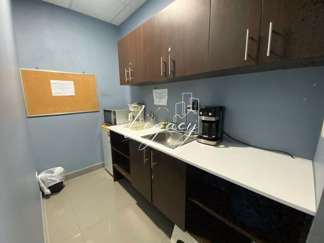 AG-Oficina Premium en edificio Corporativo en el centro de Managua - Imagen 13