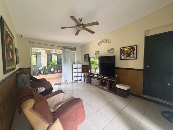 Vendo bonita casa en Las Colinas. LR