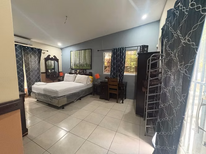 Vendo bonita casa en Las Colinas. LR