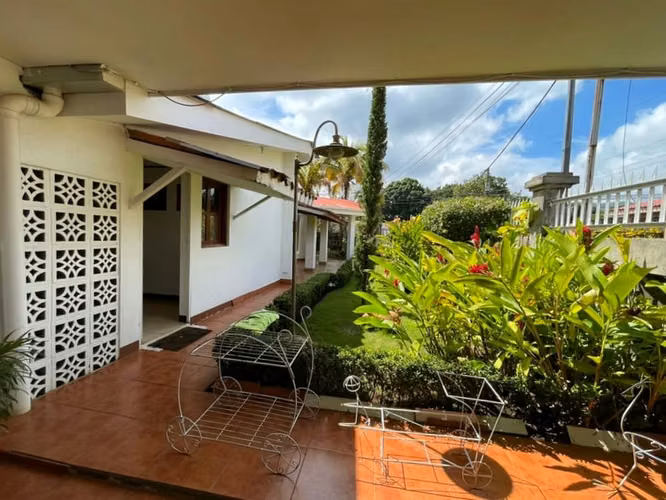 ZC- VENDO CASA EN CAMPO BELLO - Imagen 9