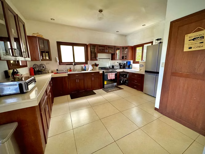 Venta de casa en Las Colinas