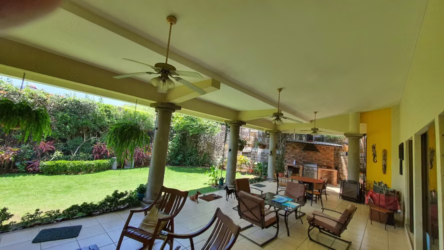 Venta de casa en Las Colinas