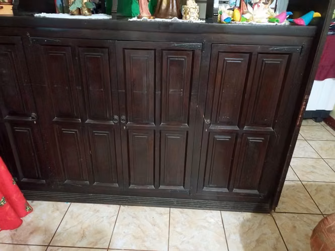 Venta de hermoso mueble de madera fina.