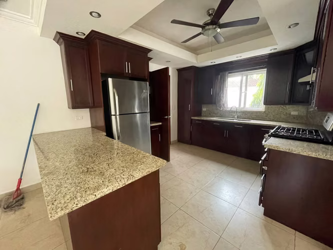 Alquiler de casa en Las Colinas Sur - Imagen 9