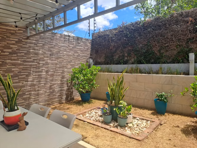 VENTA DE CASA MODERNA EN CARRETERA SUR KM 10! LAM