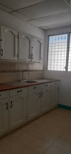 NO-Vendo casa en Reparto Largaespada - Imagen 4
