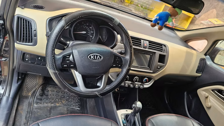 KIA RIO 2012 HB AT