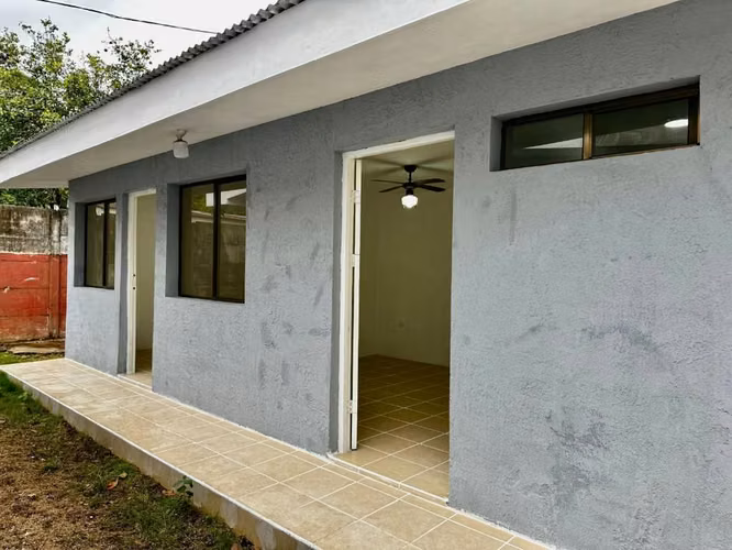 Disfruta de una casa lista para mudarte, con acabados renovados y espacios amplios 